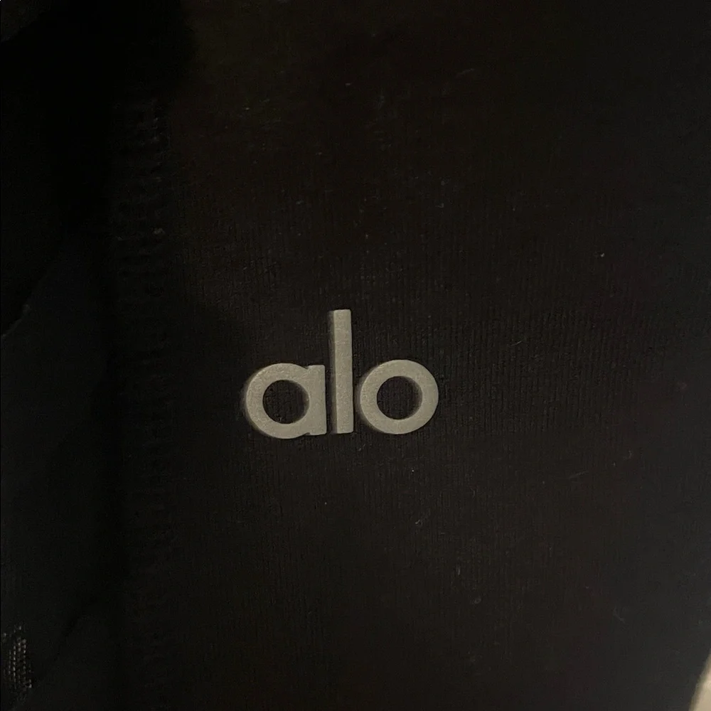 ALO Yoga Capri High Rise Black Mesh Criss Cross Side Panel Leggings